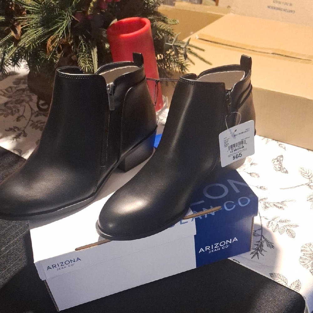 Arizona Jean Company Black Ankle Boots